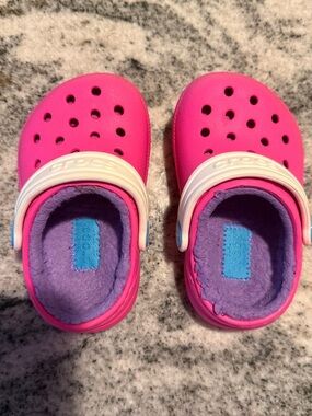 CROCS Kids Pink Clog with Purple Lining and White Heel Strap